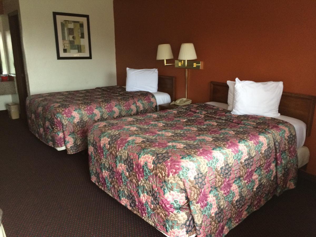 Rexdale Inn Seminole Екстериор снимка