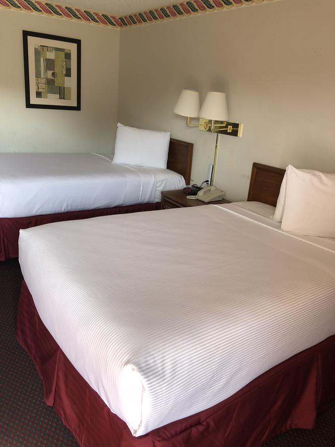 Rexdale Inn Seminole Екстериор снимка