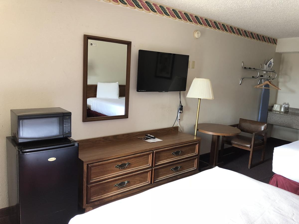 Rexdale Inn Seminole Екстериор снимка